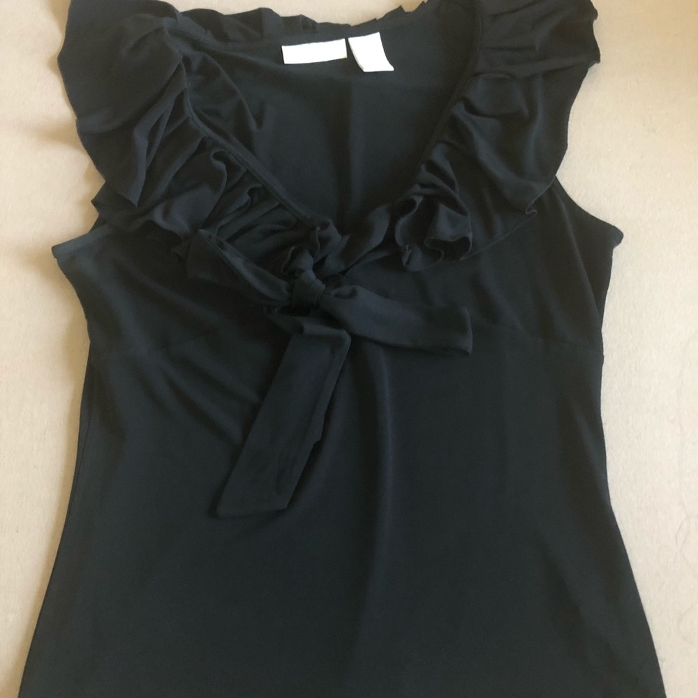Medium sleeveless worthington black ruffled top